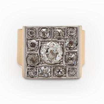 An 18K gold ring wit old cut diamonds, A. Tillander 1970.