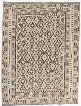 A Kilim carpet, circa 400 x 306 cm.