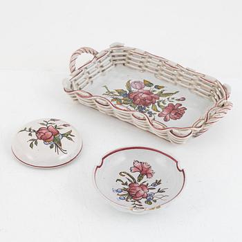 Emile Tessier, chokladservis, 4 delar, fajans, Frankrike, 1900-talets första hälft/mitt.