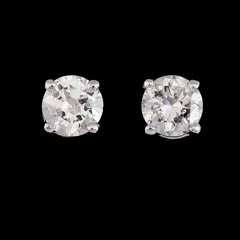 ÖRHÄNGEN, 1 par, 18K vitguld, briljantslipade diamanter tot ca 0.40 ct.