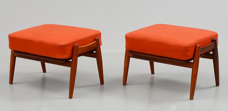 FOTPALLAR, ett par, "GE-240"/"Cigarren", Hans J Wegner, 1900-talets andra hälft.