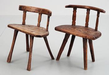STOLAR, ett par, sk skomakarstol, allmoge, 1800-tal.