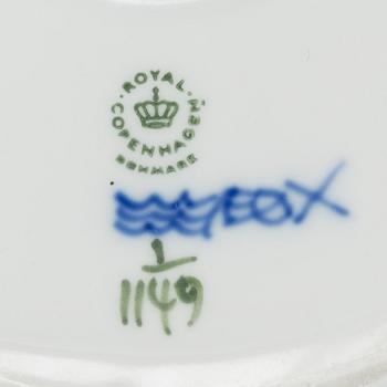 ROYAL COPENHAGEN, a Musselmalet porcelaine service, 69 psc, most full lace.