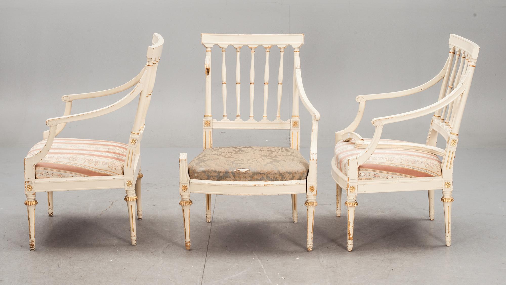 KARMSTOLAR, 3 st, sengustaviansk stil. 1900-talets första del.