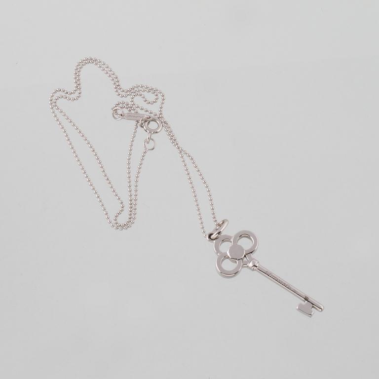 HÄNGE, 18K vitguld med briljantslipade diamanter, Tiffany & Co. Vikt 5,2 gram.