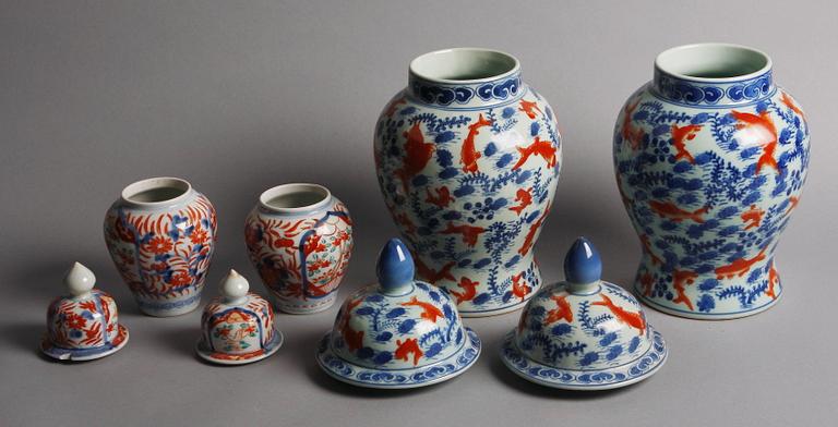 LOCKURNOR, 2 par, porslin, Kina, 1900-tal.