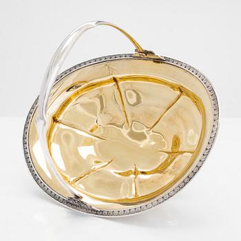 Leipäkori, hopeaa, Suomen Kultaseppä oy, Turku 1926.