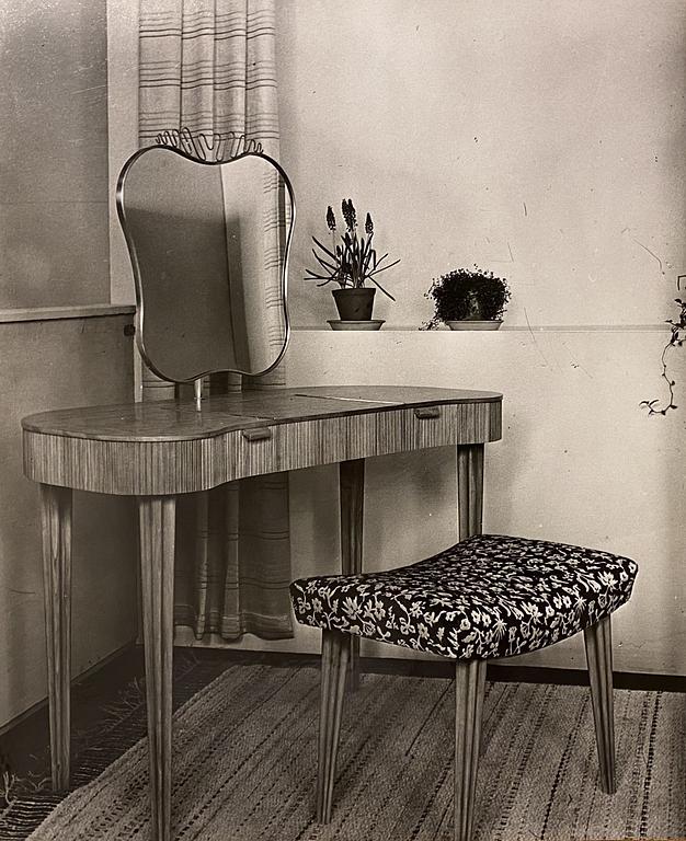 Einar Dahl, a vanity table with stool, cabinetmaker Hjalmar Wikström, for the Stockholm Crafts Association, ca 1939.