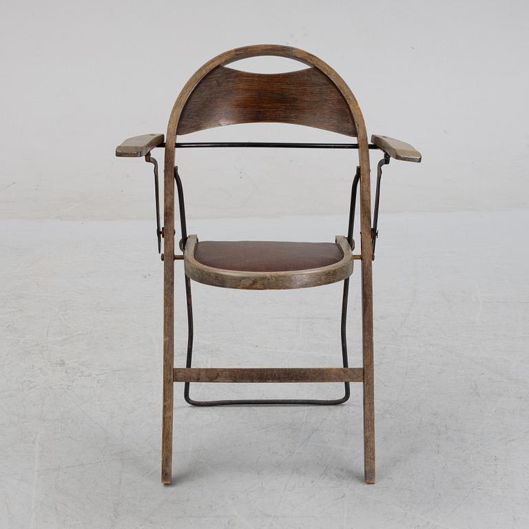 A model 5560 'Stackmo' collapsible stained beech chair, Gemla, Diö, 1930's.