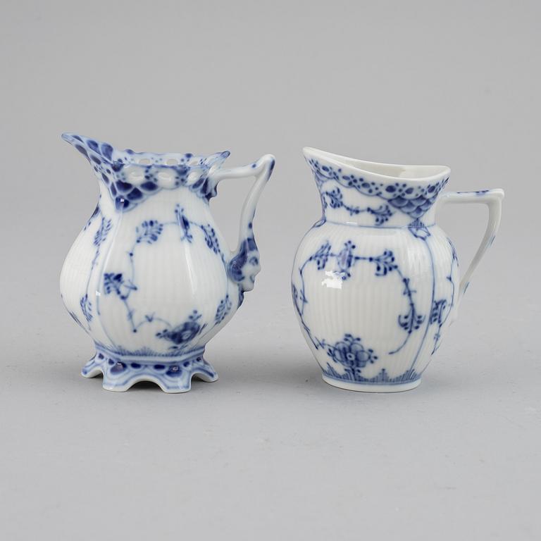 Royal Copenhagen, a porcelaine service, 'Musselmalet', Denmark. (63 pc).