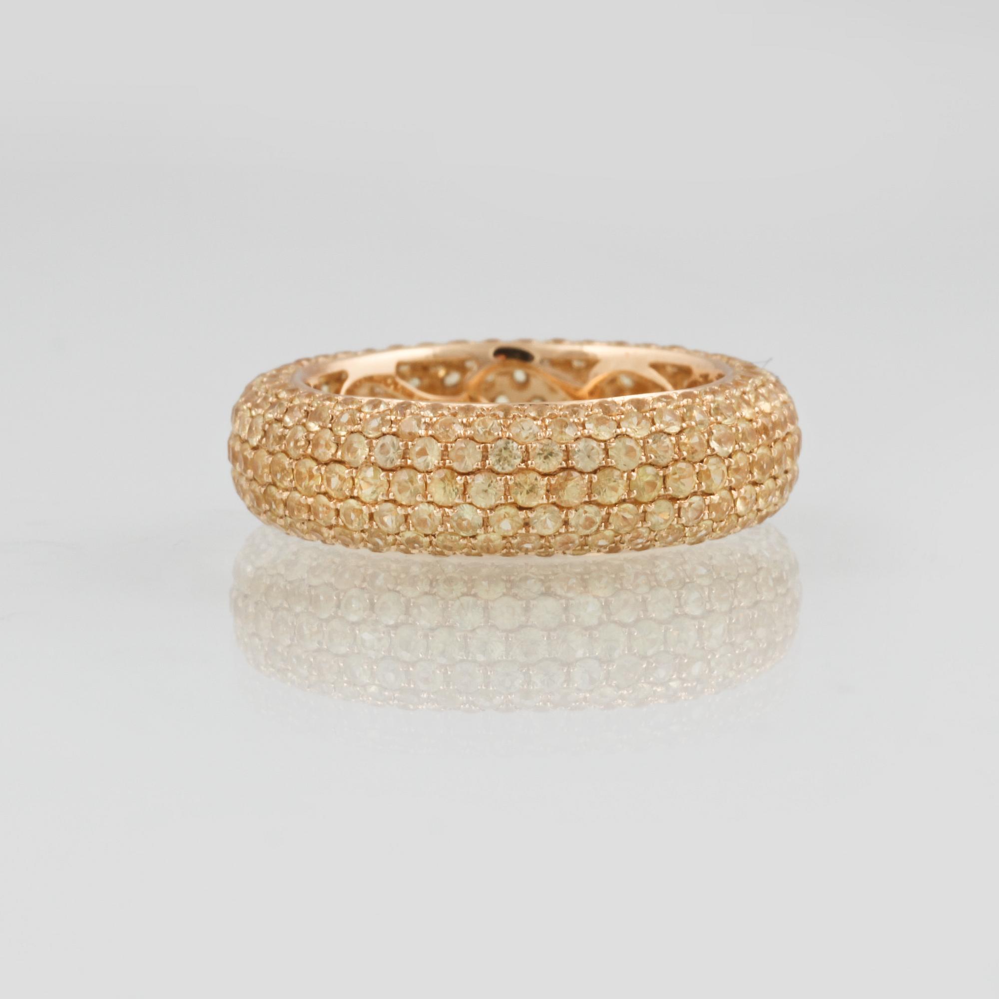 RING, 18K guld med fasettslipade gula safirer ca 3.64 ct. Vikt 4,7 gram.