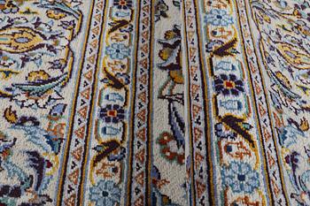A carpet, Kashan, ca 361 x 253 cm.