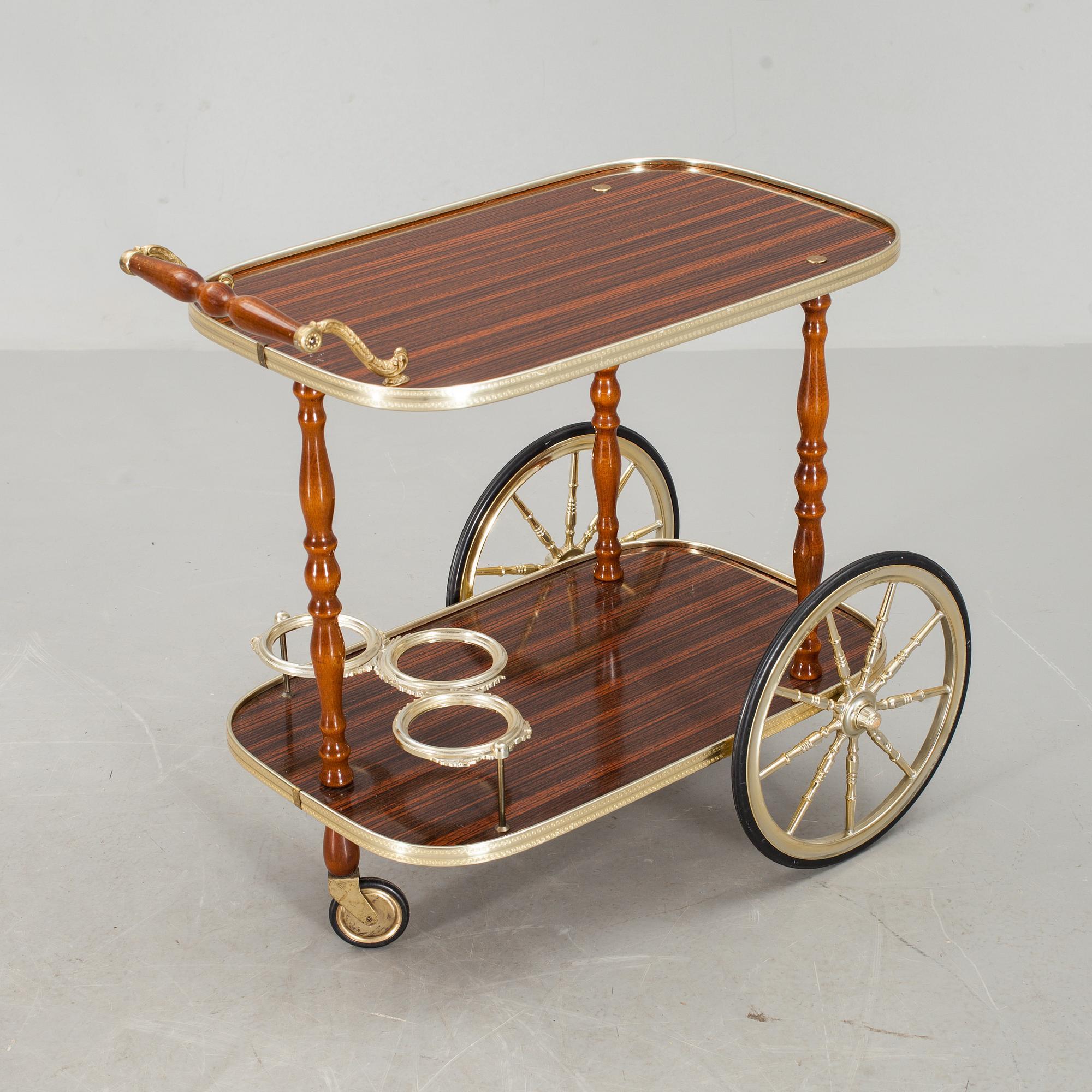SERVERINGSVAGN, 1900-talets andra hand.