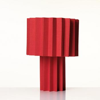 FOLKFORM, "L árt Plisse no 3", bordslampa, Studio Folkform 2022.