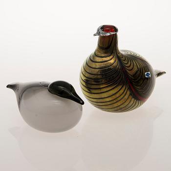 OIVA TOIKKA, Two glass birds, signed.
Nuutajärvi, Finland.