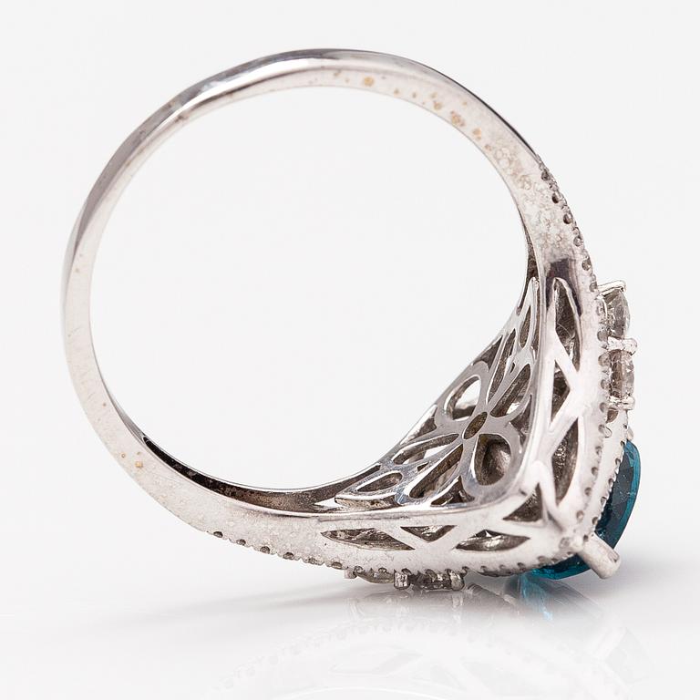 Sormus, 14K valkokultaa, turmaliini ja timantteja n. 0.60 ct yht.