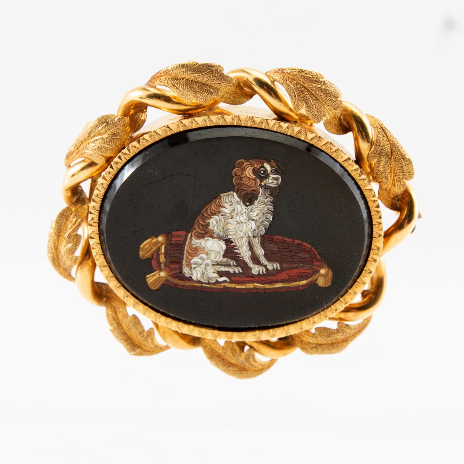 Gustaf Adolf Cedergren, brooch 18K gold with micro-mosaic of a Cavalier King Charles Spaniel and original case, 19th century.