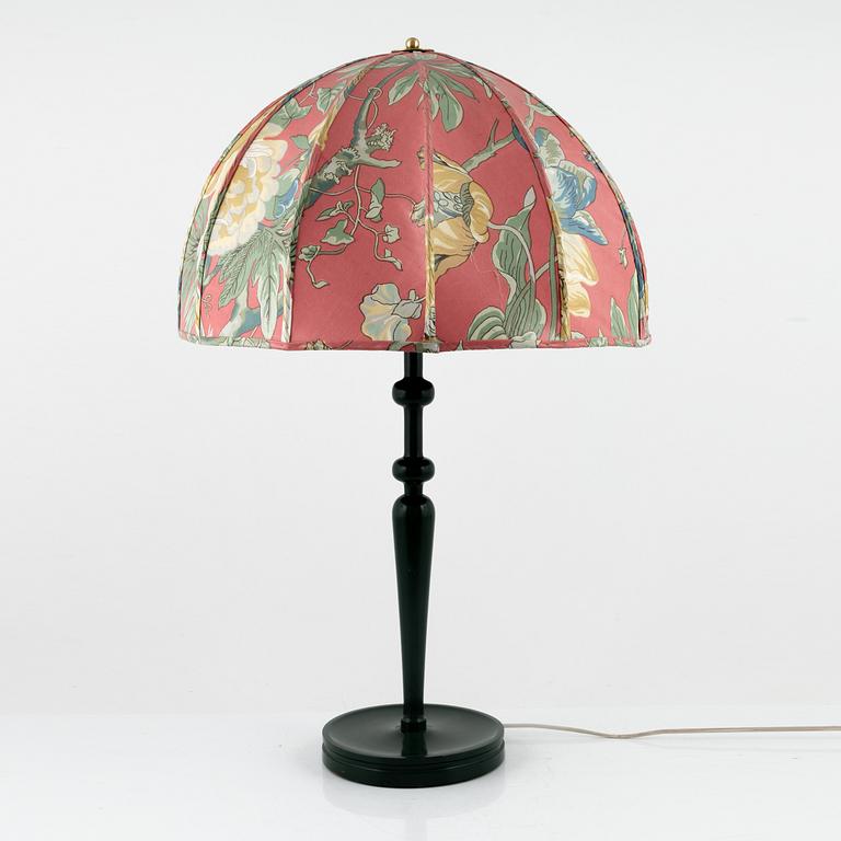 Josef Frank, bordslampa, modell 2563, Firma Svenskt Tenn.