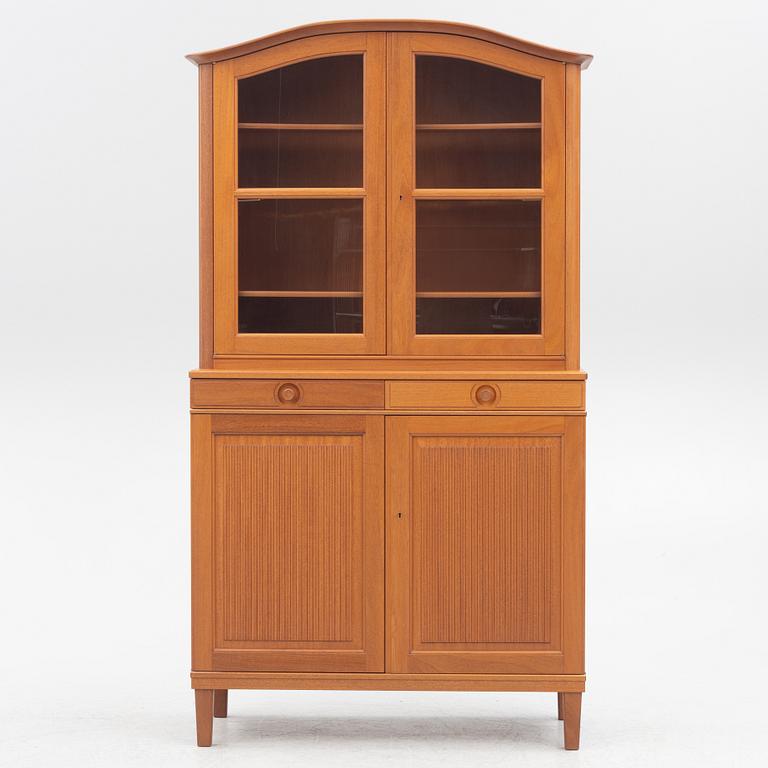 Carl Malmsten, a 'Herrgården' vitrine cabinet, 21st century.