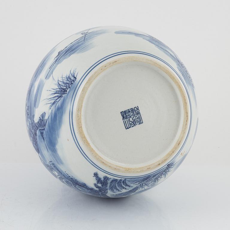 A blue and white Chinese porcelain vase, 20th century.