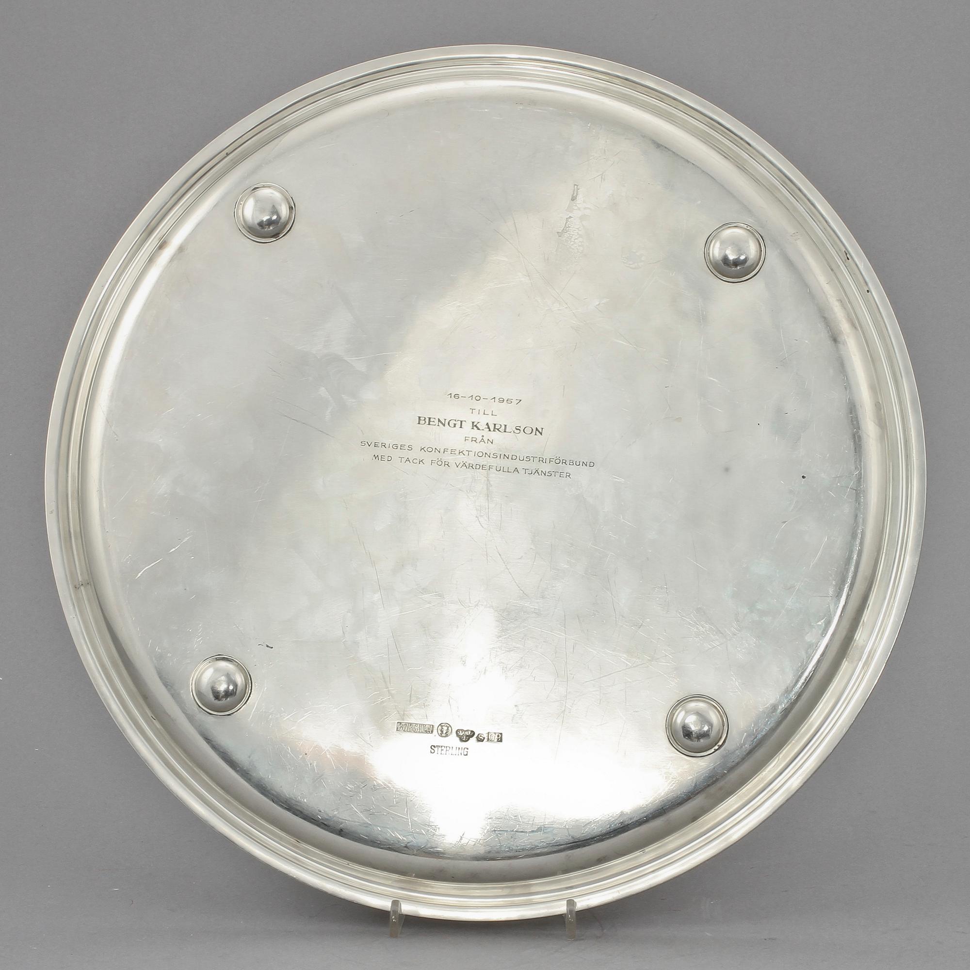 BRICKA, silver, Borgila, Stockholm, 1957. Vikt ca 1 600 g.