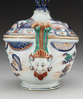 TERRIN med LOCK, kompaniporslin. Qing dynastin, 1700-talets första hälft.
