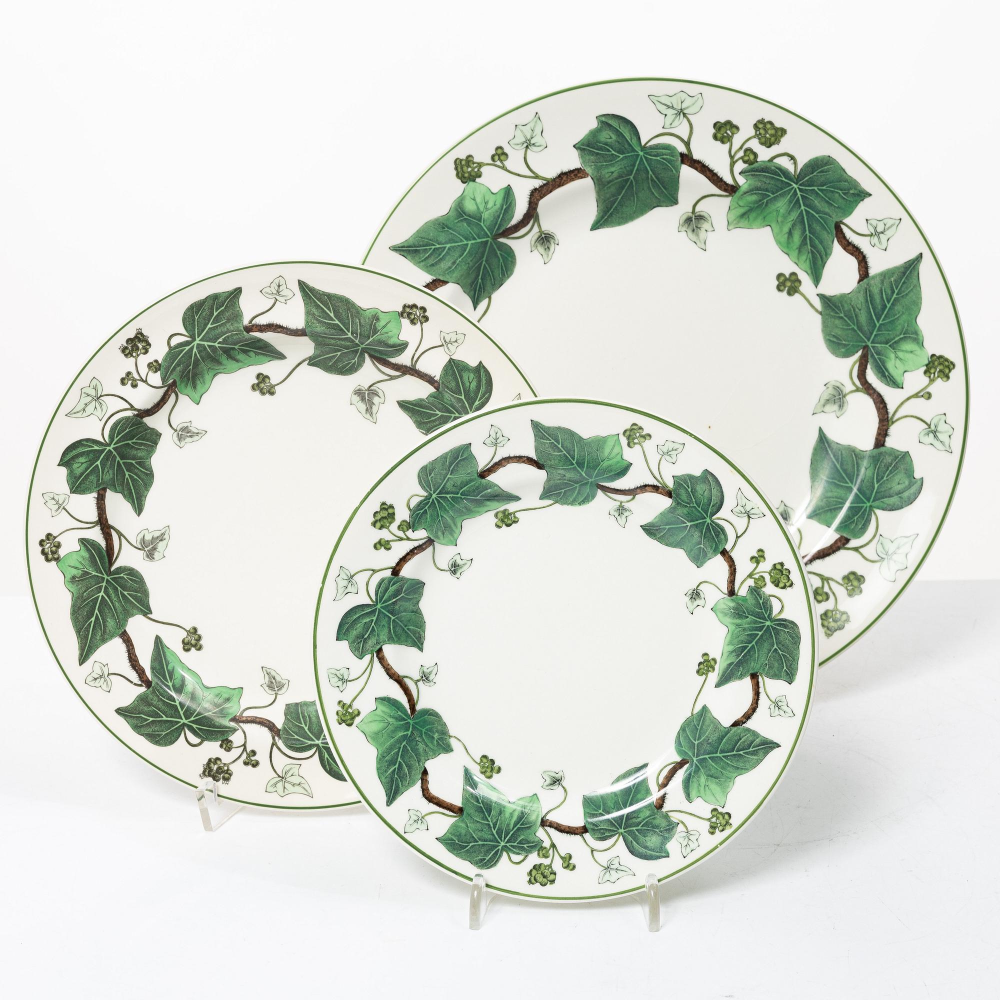 48 pcs of 'Napoleon Ivy' service Wedgewood.