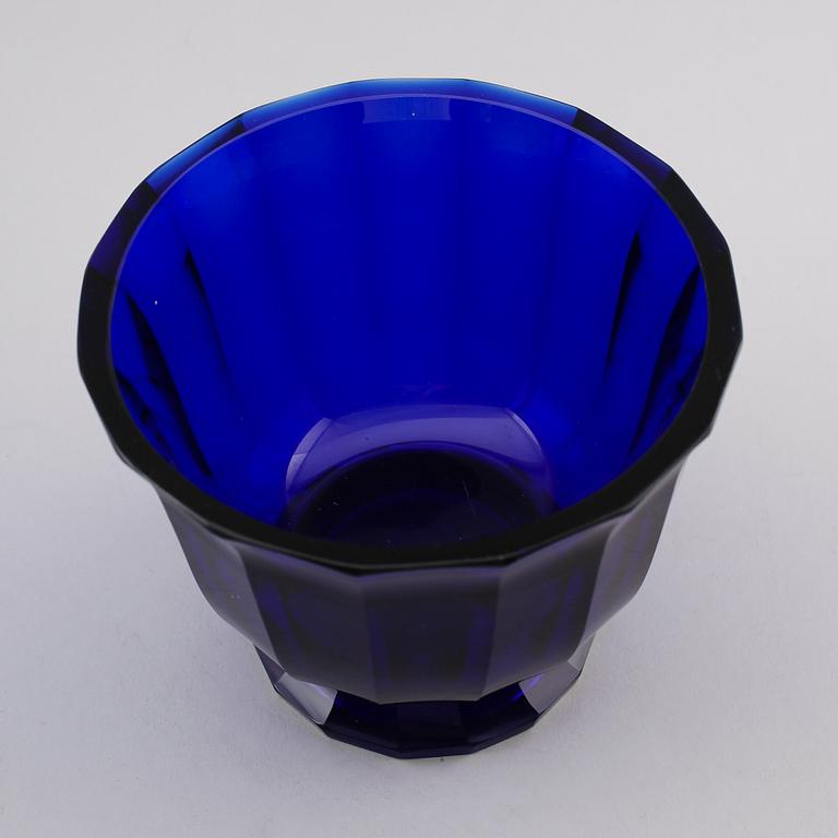 A Josef Hoffamann facet cut blue glass bowl, Wiener Werkstätte, Moser Karlsbad.