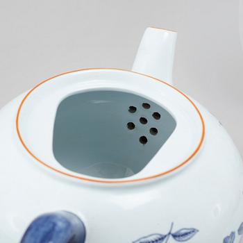 12 pieces of "Ostindia" table ware in earthenware, Rörstrand, 20th century.