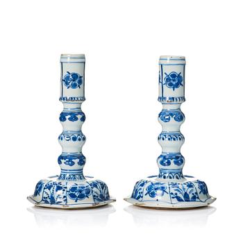 A pair of blue and white candles sticks/covers, Qing dynasty, Kangxi (1662-1722).