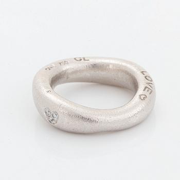 Ole Lynggaard "love ring" with brilliant-cut diamonds.