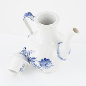 A 25-piece 'Blå blomst' porcelain coffee service, Royal Copenhagen, Denmark.