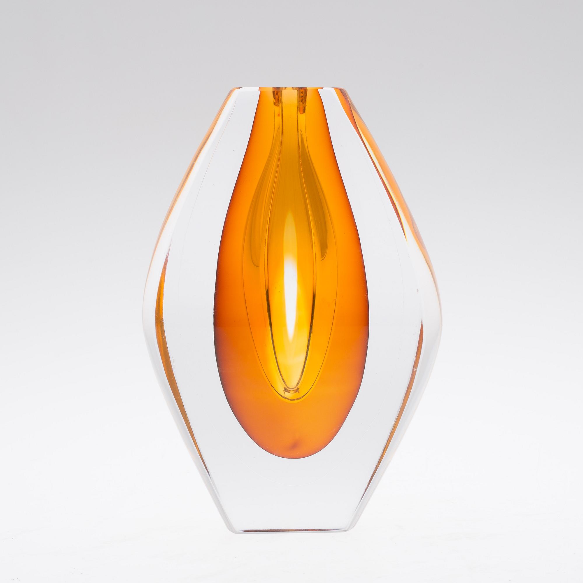 A "Ventana" glass vase, Mona Morales Schildt, Kosta 1960´s.