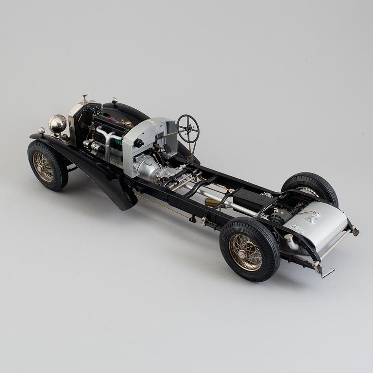 A scale model of a 1932 Rolls Royce Phantom IIBy Pocher.