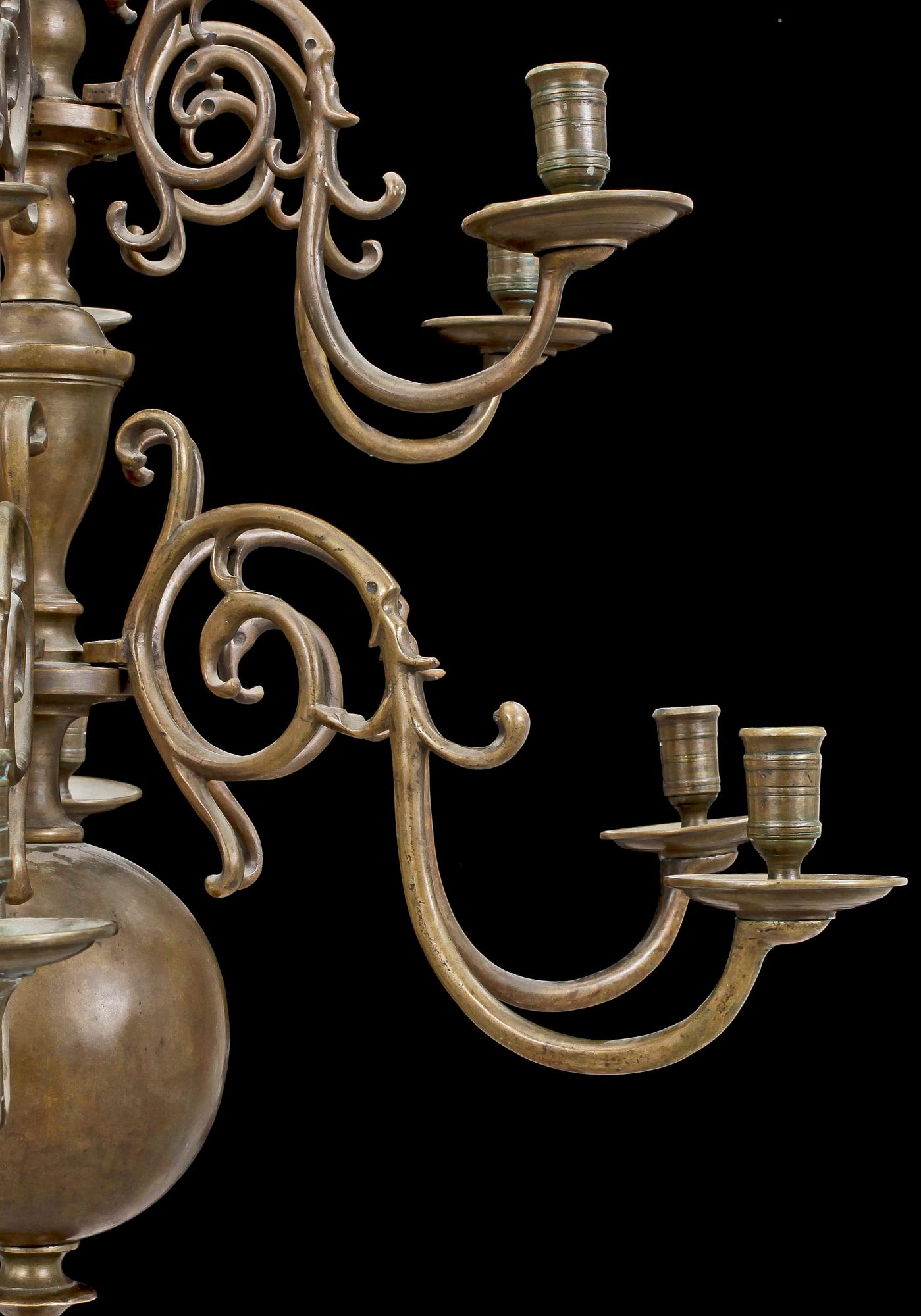 LJUSKRONA, sk Malmkrona, patinerad mässing, 1800-tal. Höjd ca 65 cm.