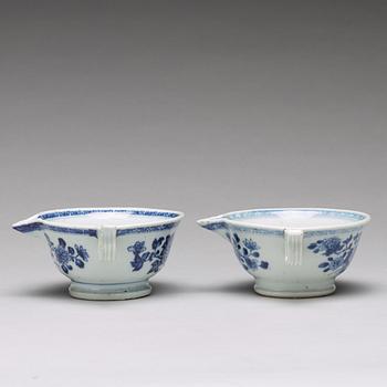 A pair of blue and white sauce boats, Qing dynasty, Qianlong (1736-95).