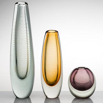 GUNNEL NYMAN, Three glass vases, signed G. Nyman Nuutajärvi Notsjö. 1940s and 1954.