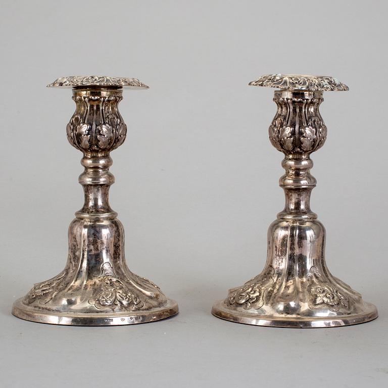 LJUSSTAKAR, ett par, silver, Lars Larsson (1844-1880) Göteborg, 1849.