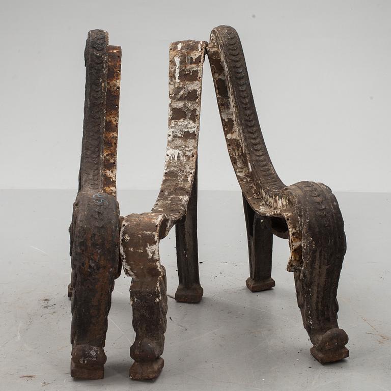 TRÄDGÅRDSSOFFA, 2 gavlar + mittsektion, troligen Ryssland, 18/1900-tal.