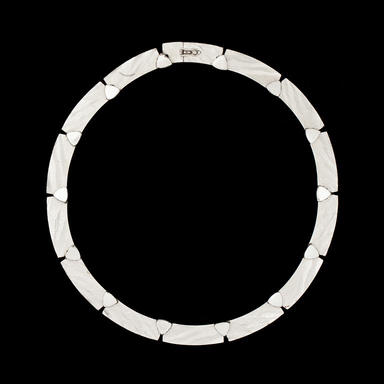 COLLIER, sterlingsilver, Lapponia, Finland, 2001. Vikt ca 73g.