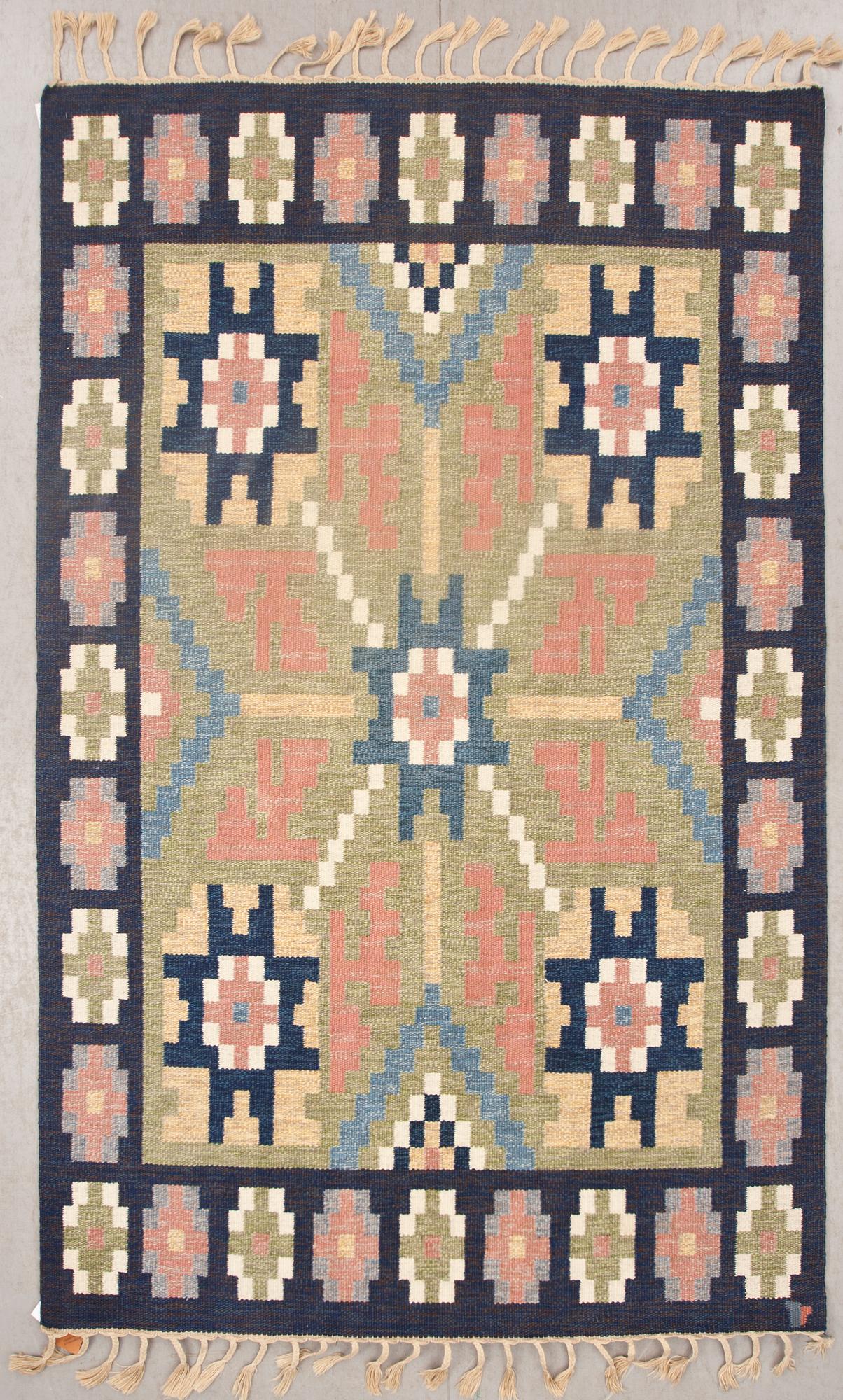 MATTA, rölakan, "Vemmenhög", design Erik Lundberg, Vävaregården. Ca 242 X 168 cm.