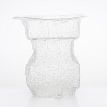 Timo Sarpaneva, a vase from the Finlandia series for Iittala. In production 1964-1970.