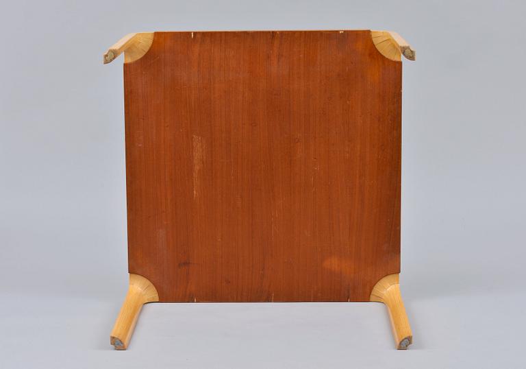 Alvar Aalto, X-JALKAINEN PÖYTÄ.