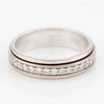 Piaget, alliansring, "Possession", 18K vitguld med briljantslipade diamanter.