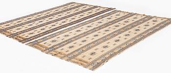 Märta Måås-Fjetterström, draperier, 2 st, "Blå essbård" (även kallad S-bård), inplock på linnebotten, ca 245-54 x 152-160 cm, signerade MMF.