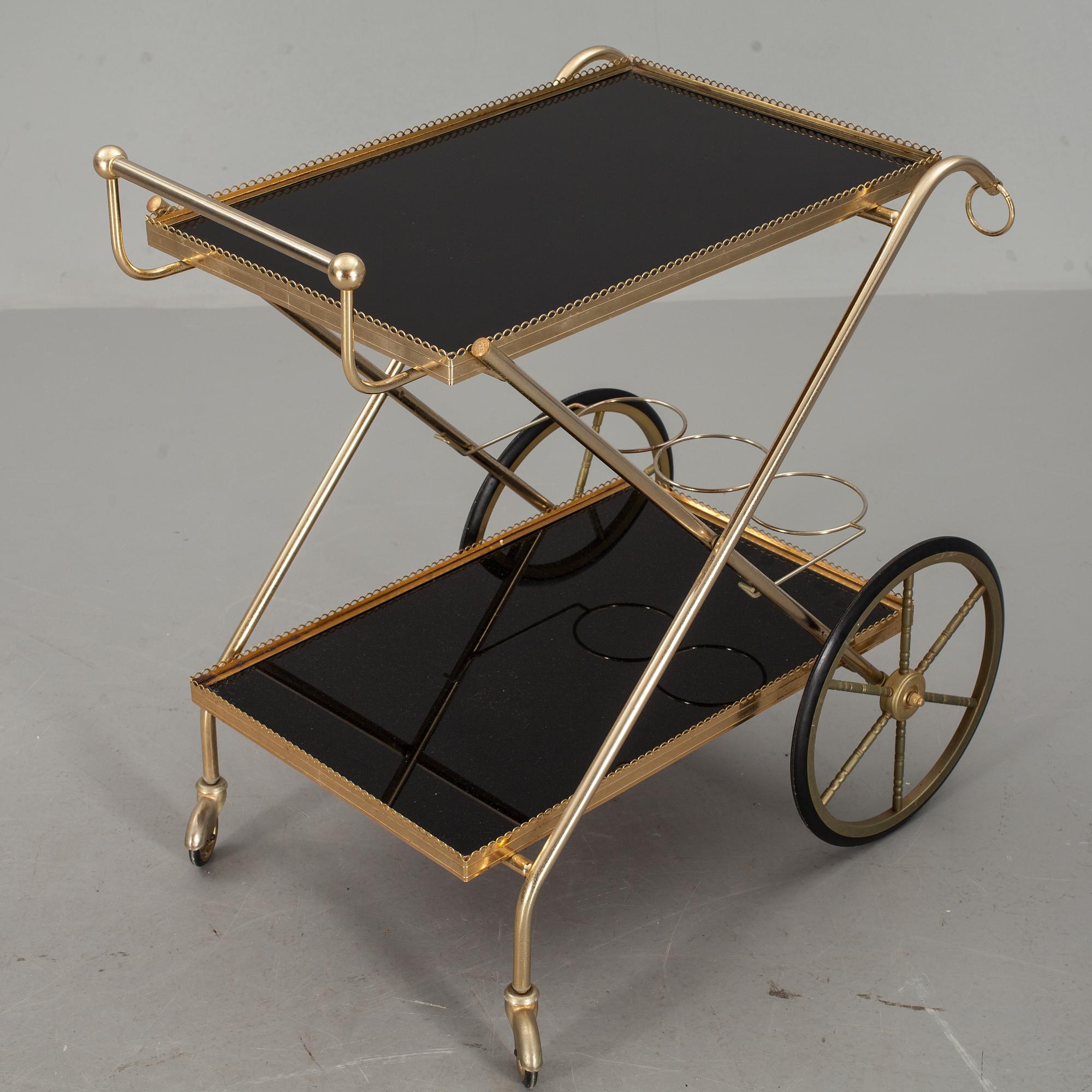 SERVERINGSVAGN, 1900-talets andra hälft.
