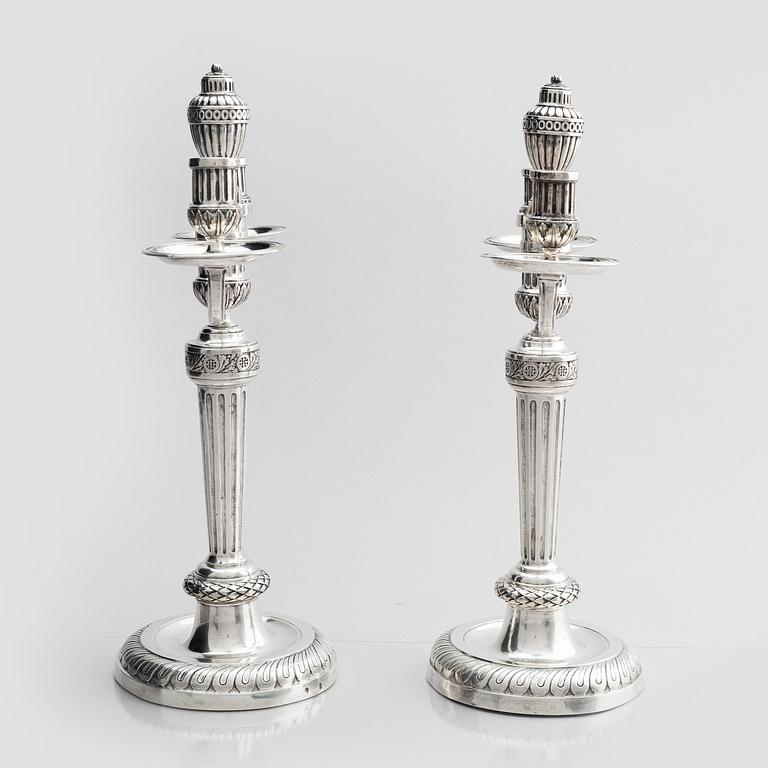 Kungliga kandelabrar, ett par, för två ljus, silver, Österrike, lgnaz Joseph Würth, Wien 1779, Louis XVI.