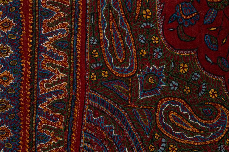 Broderi, ett par, semiantika Pateh Kirman, ca 279 x 88 cm respektive 282 x 84 cm.