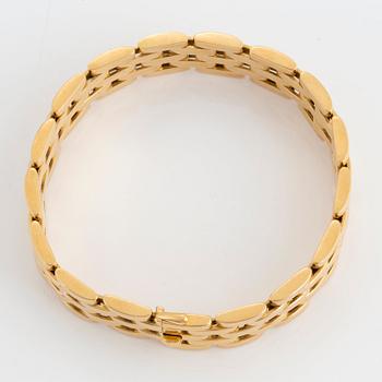 An 18K gold Cartier bracelet "Maillon Panthere".