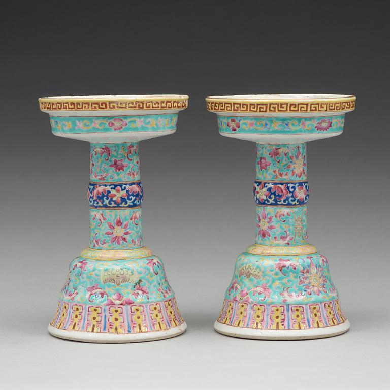 A pair of famille rose altar-pieces, Qing dynasty (1644-1912).